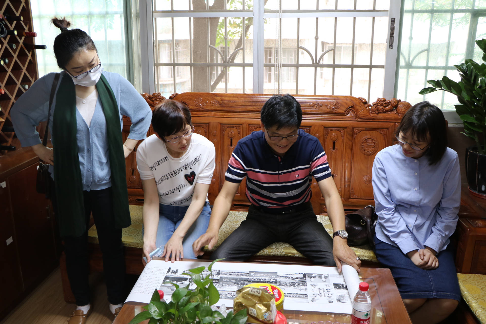 董事長介紹個人收藏品.JPG